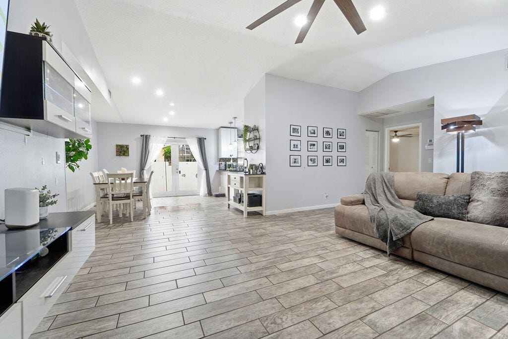 6160 Silver Oak Drive, Lake Worth, FL 33467 photo 4