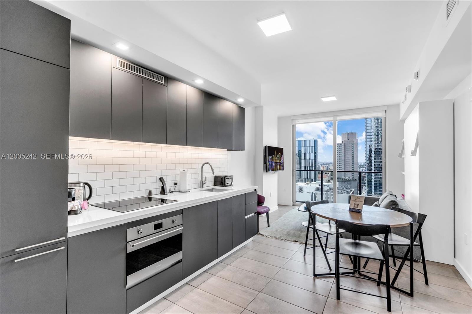 227 NE 2nd Street 2503, Miami, FL 33132
