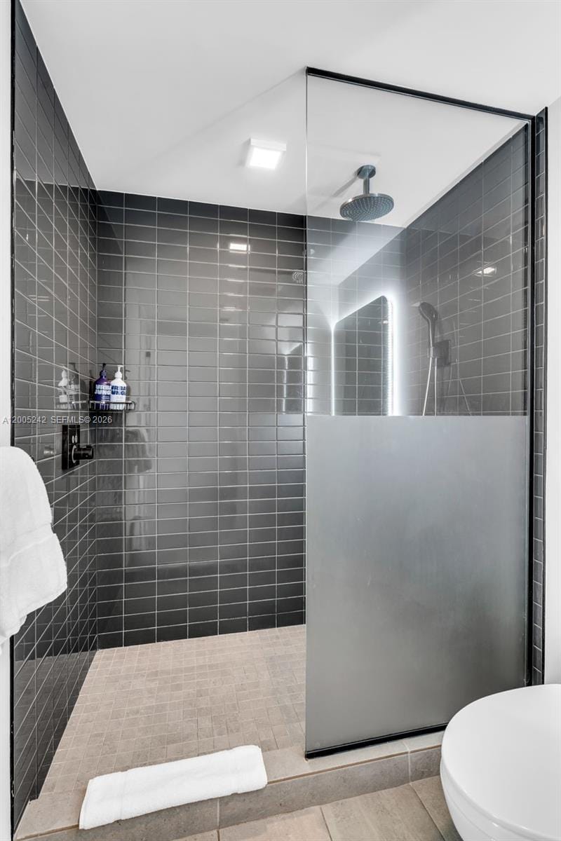227 NE 2nd Street 2503, Miami, FL 33132 photo 10