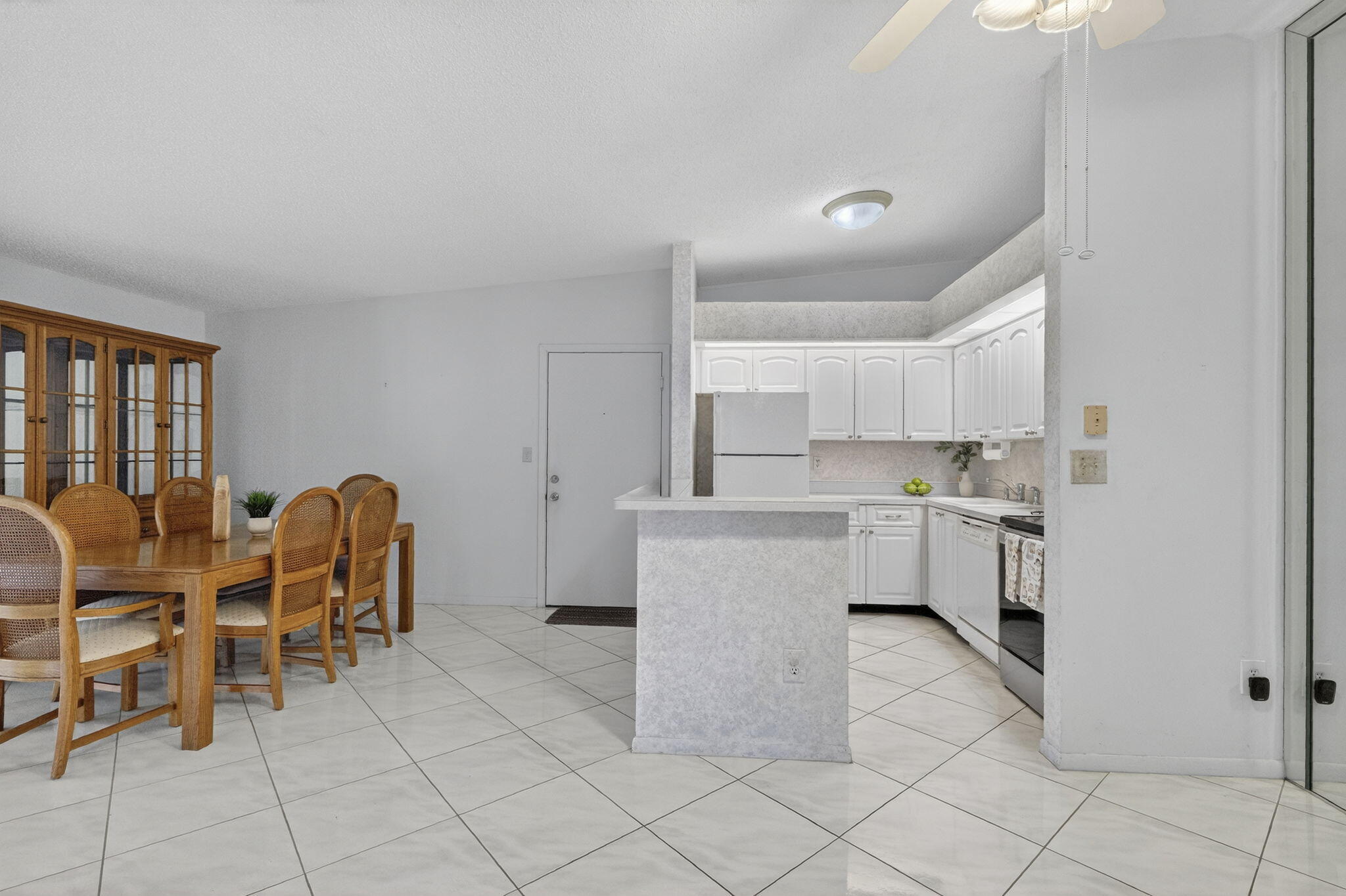 7648 Ashmont Circle 212 — photo 6