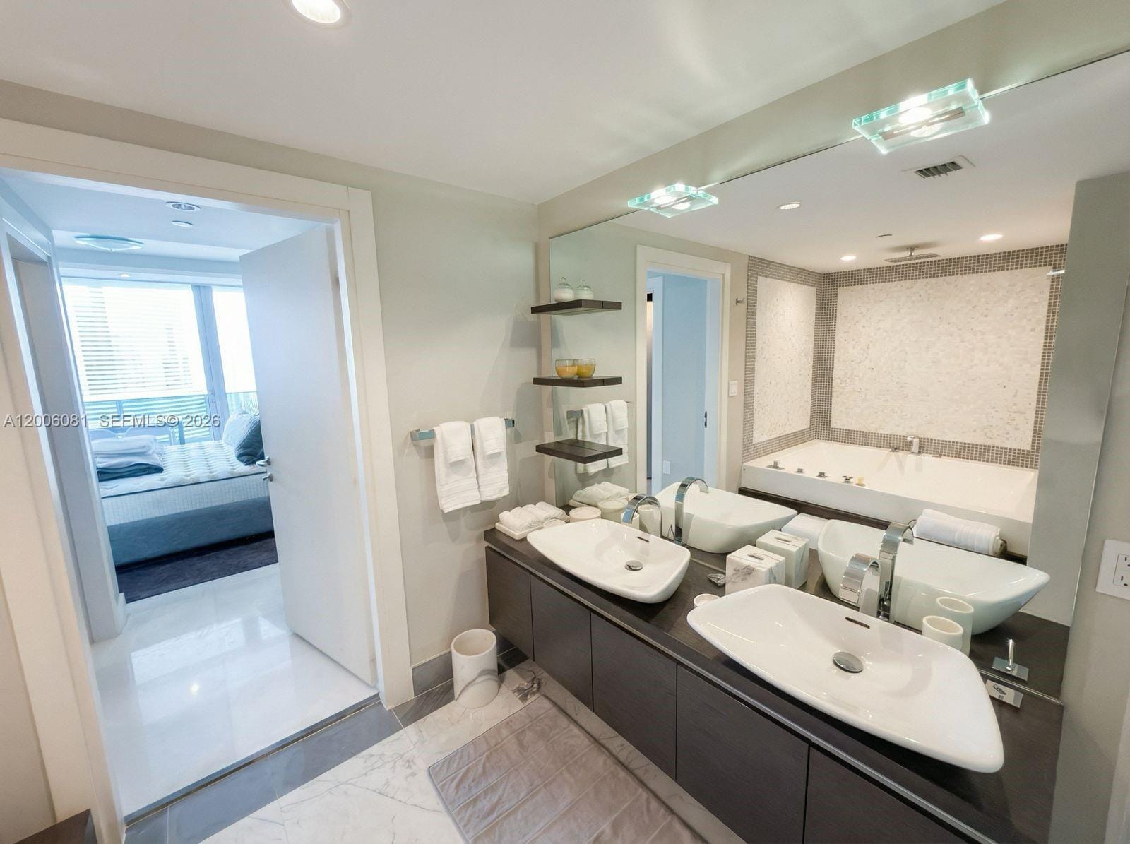 200 Biscayne Blvd Way 4310, Miami, FL 33131 photo 16
