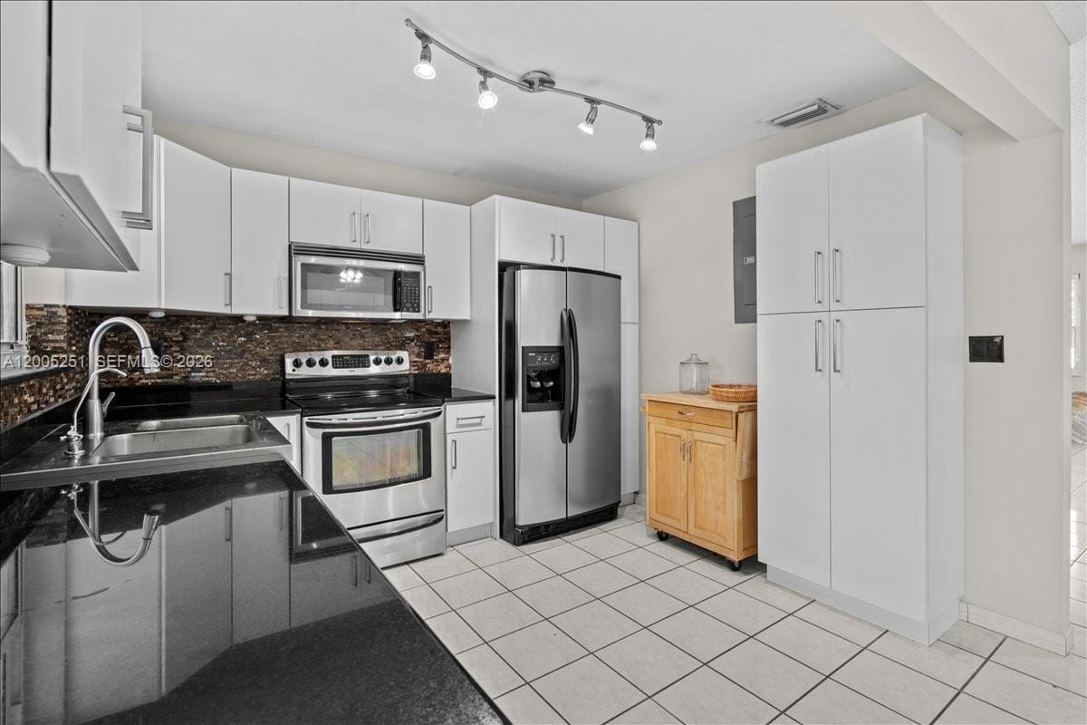 13226 NW 5th Terrace, Miami, FL 33182 photo 14