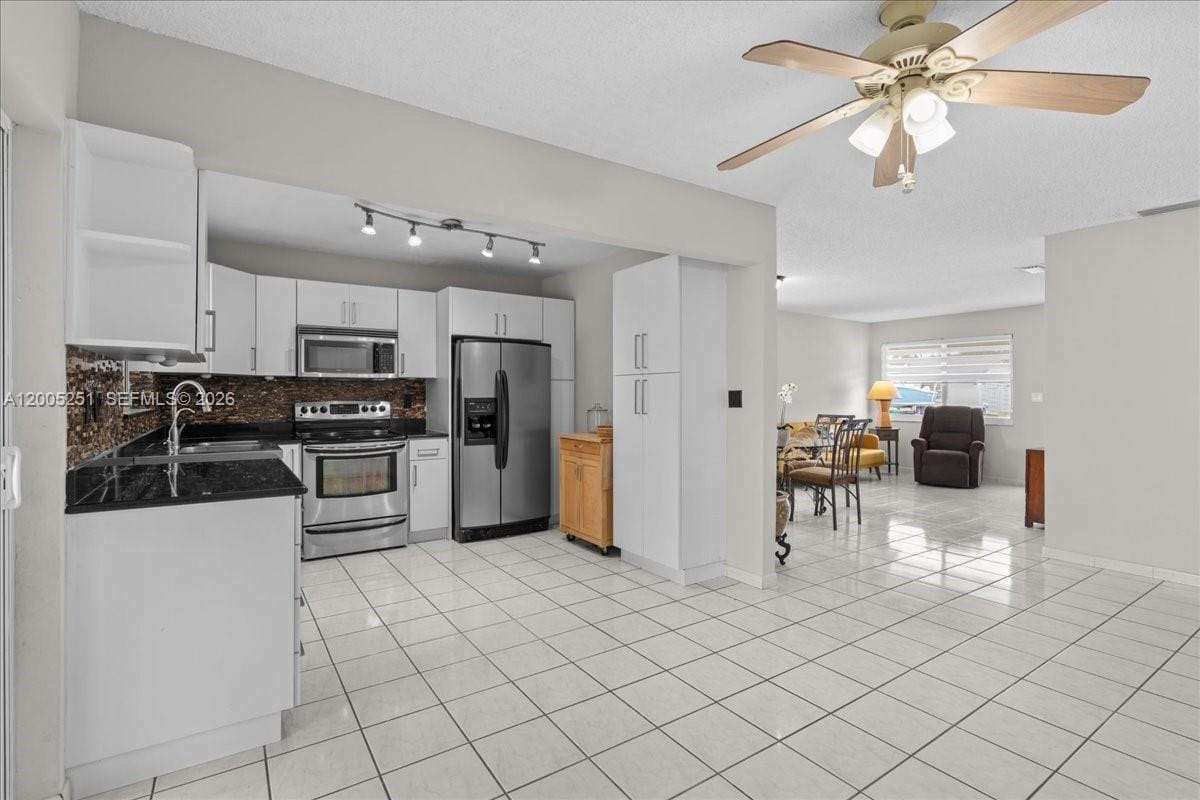 13226 NW 5th Terrace, Miami, FL 33182 photo 3