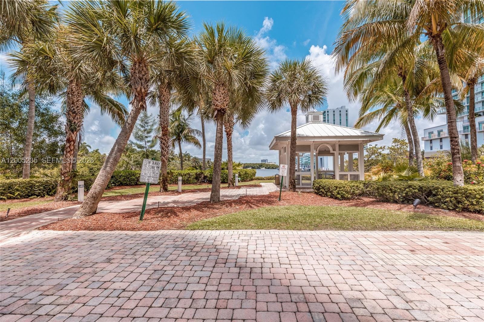 16500 Collins Avenue 655 — photo 4