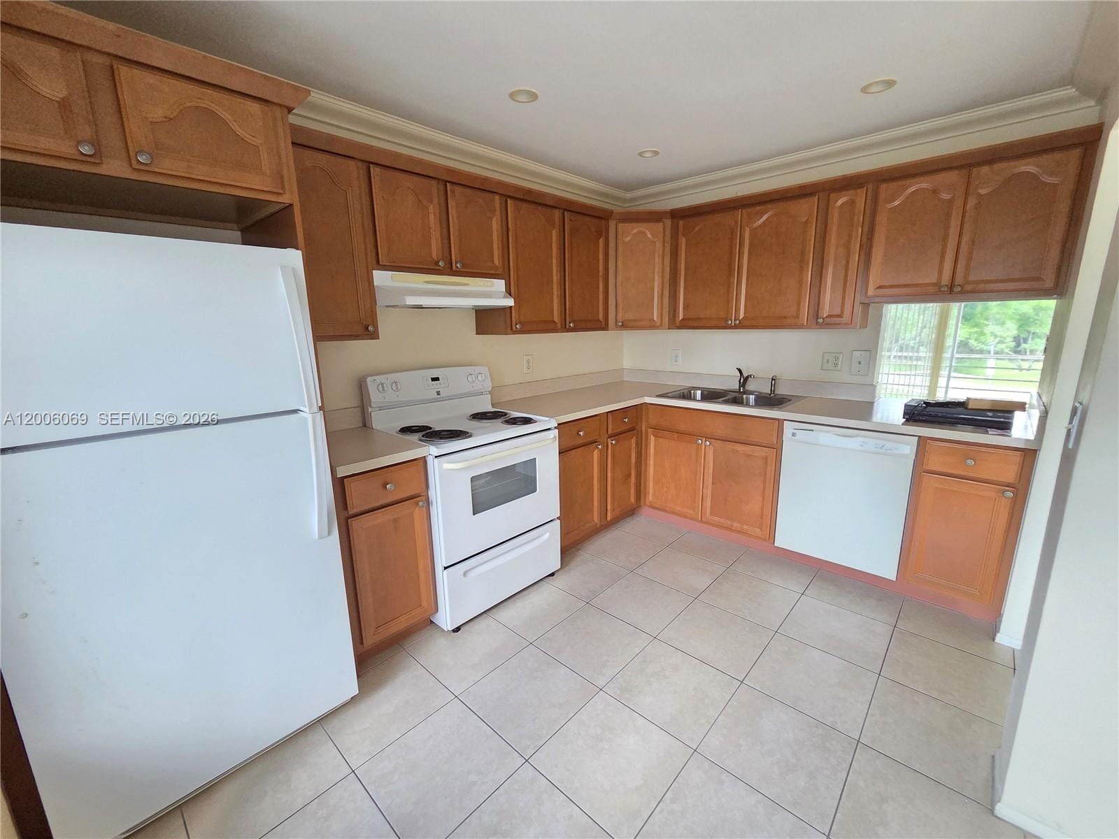 1000 NE 14th Avenue 210, Hallandale Beach, FL 33009 photo 3