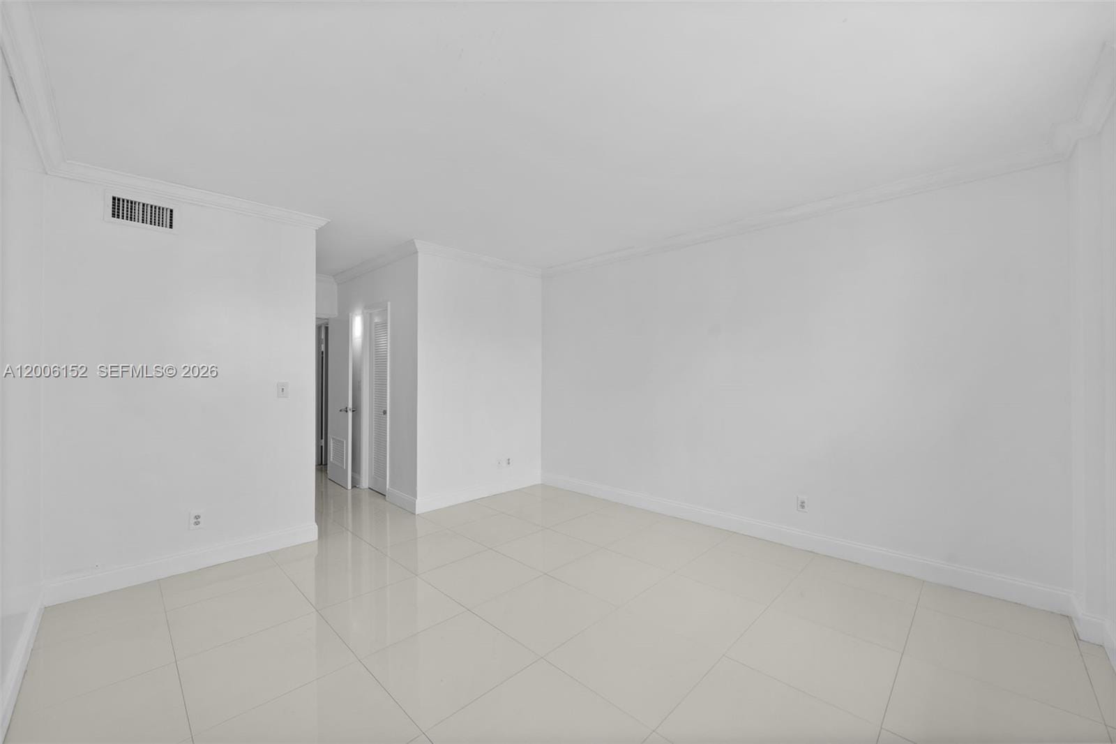 19390 Collins Avenue 1410 — photo 12