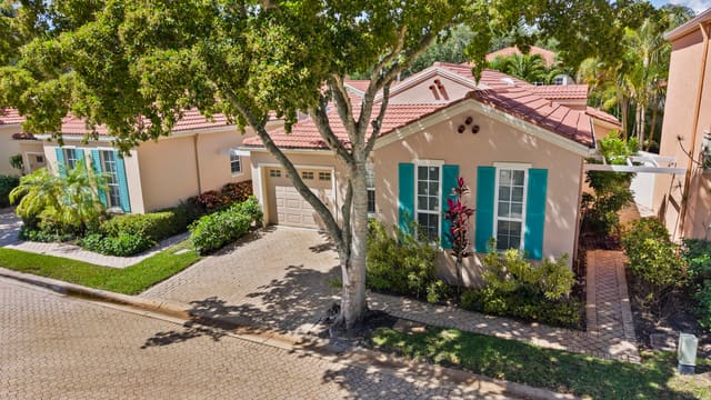 15 Via Carrara, sold in Villa D Este, Deerfield Beach, FL