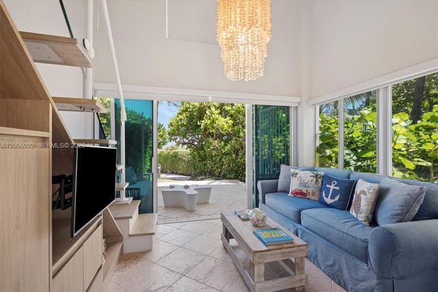 100 S Pointe CABANA 14, Miami Beach, FL 33139