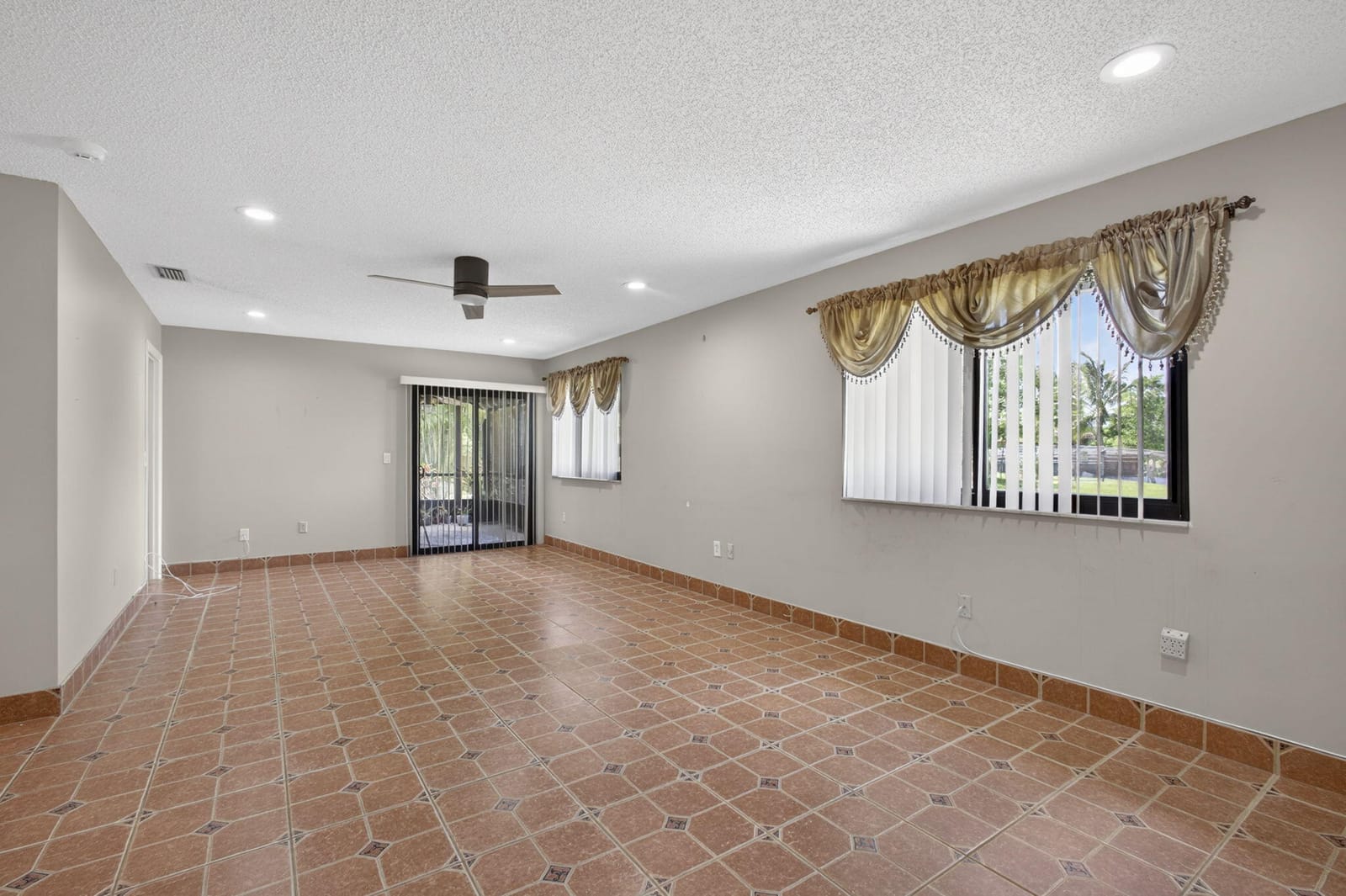 67 Macadamia Court, Royal Palm Beach, FL 33411 photo 11