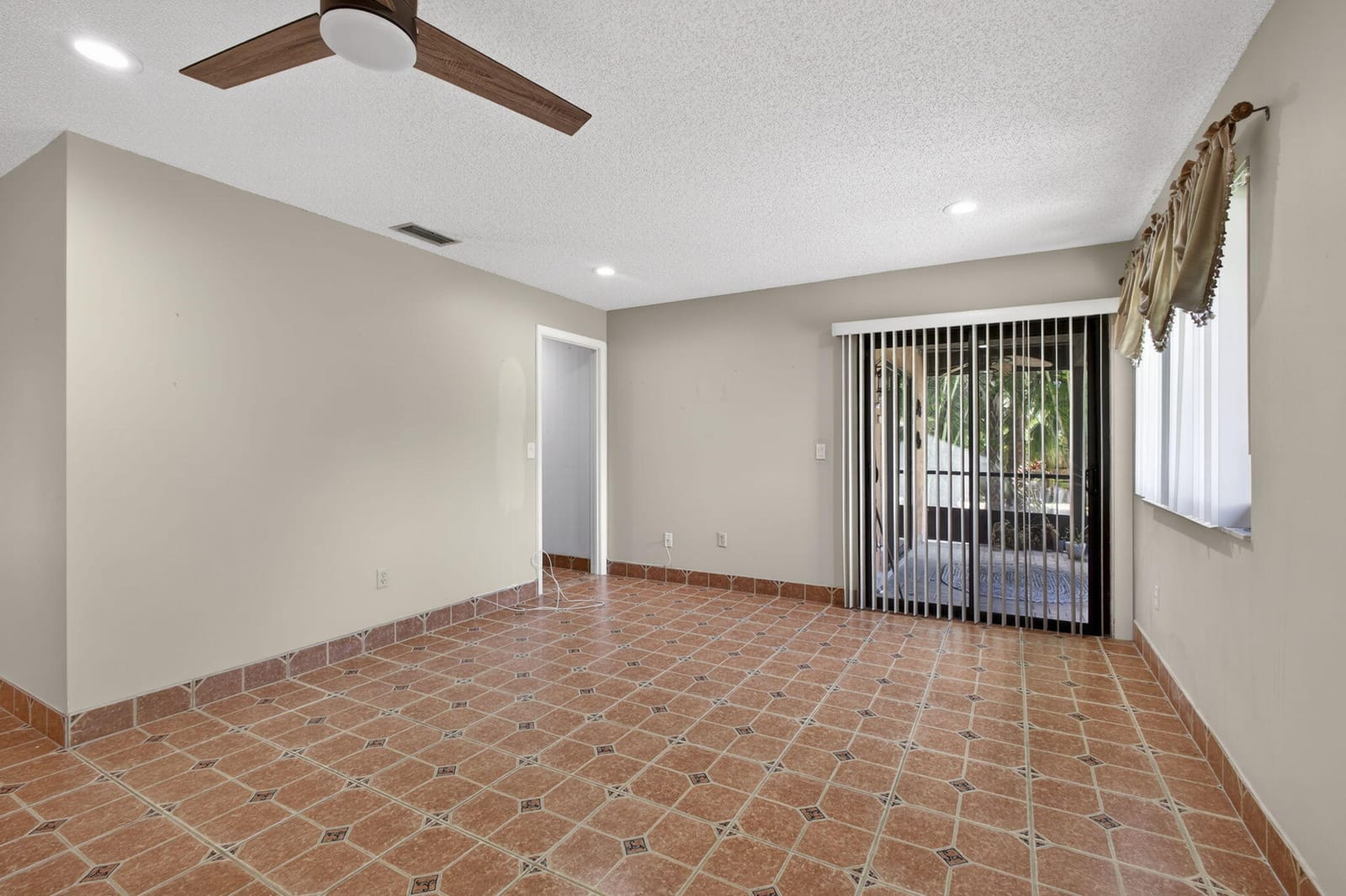 67 Macadamia Court, Royal Palm Beach, FL 33411 photo 13