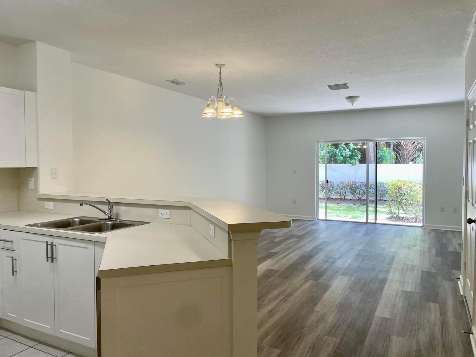 5064 SE Mariner Garden Circle — photo 2