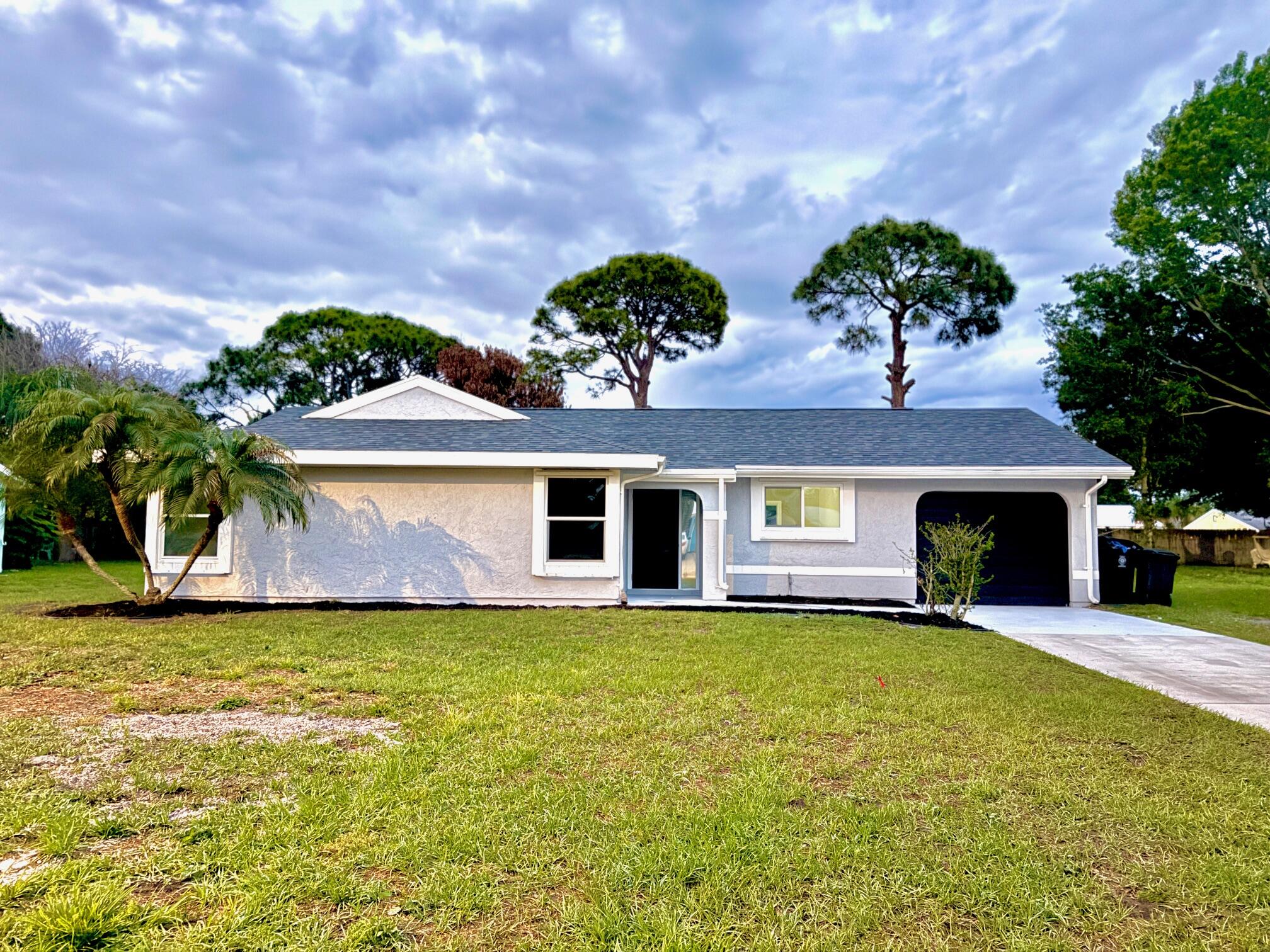 1343 SE Vestridge Lane, Port St. Lucie, FL 34952, Port St Lucie