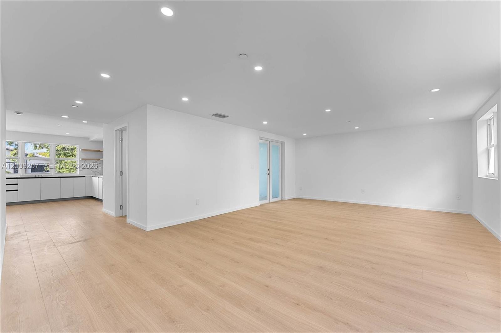 824 SE 12th Court 828 — photo 1