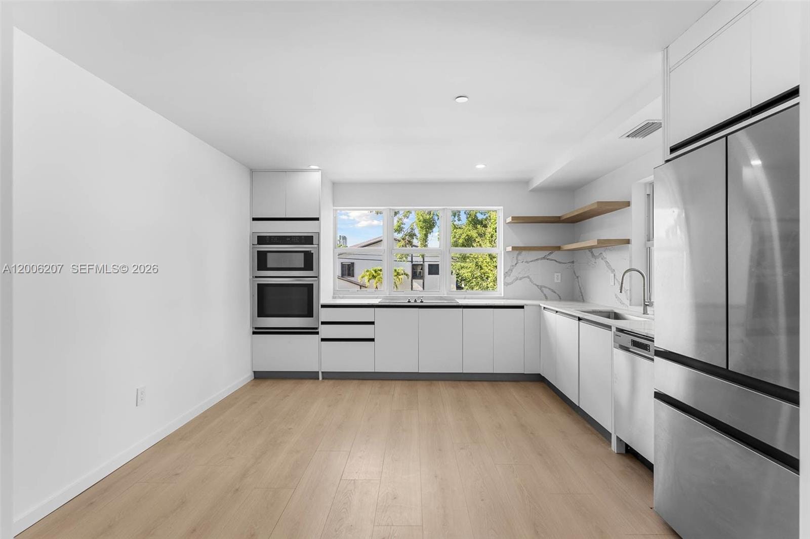 824 SE 12th Court 828 — photo 3