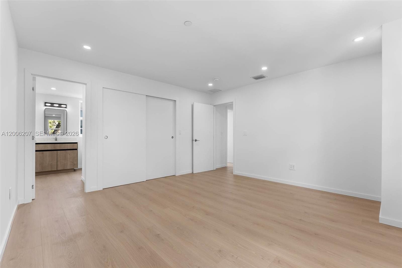 824 SE 12th Court 828 — photo 10