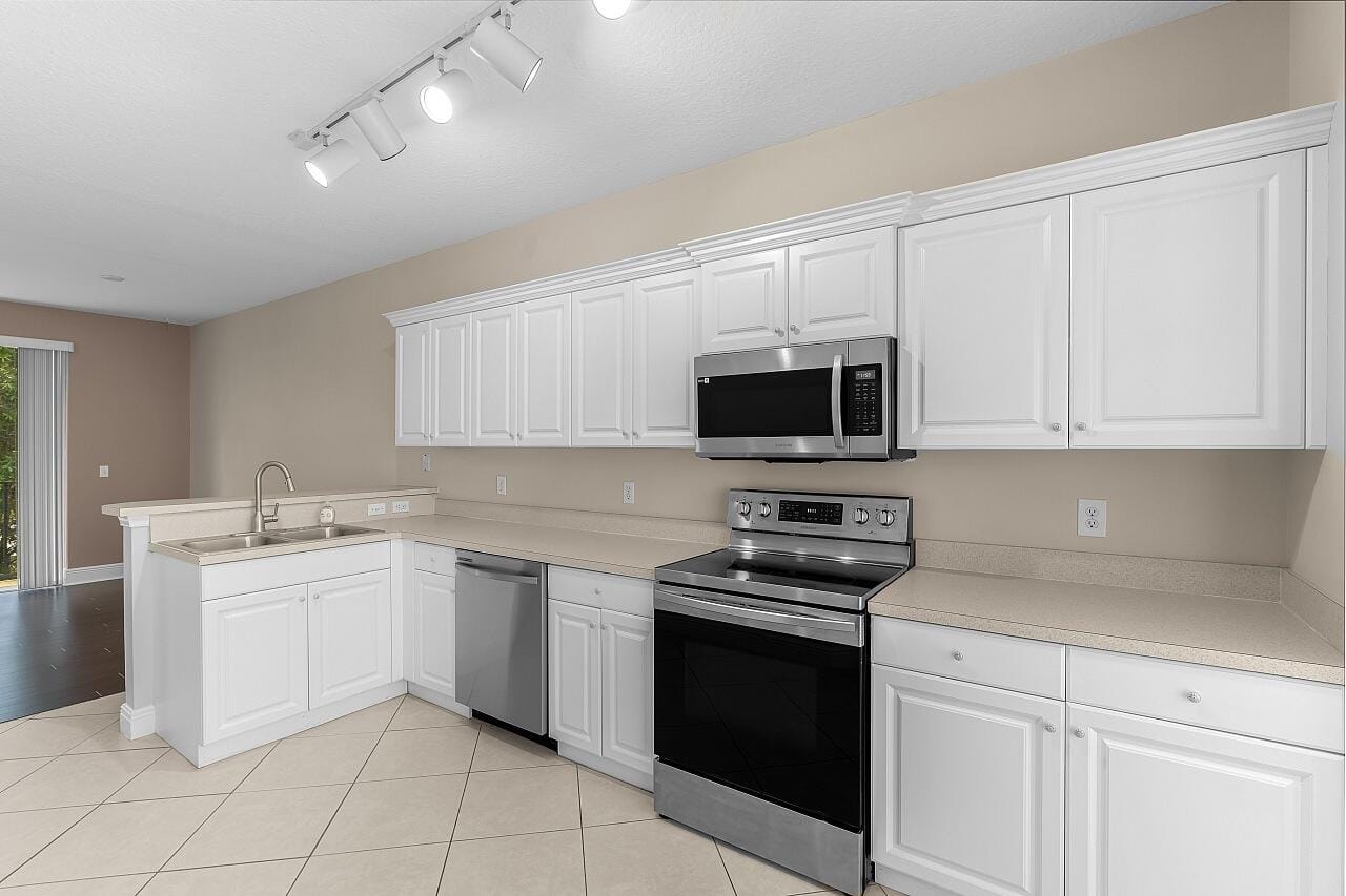 1620 42nd Square 104, Vero Beach, FL 32960 photo 12