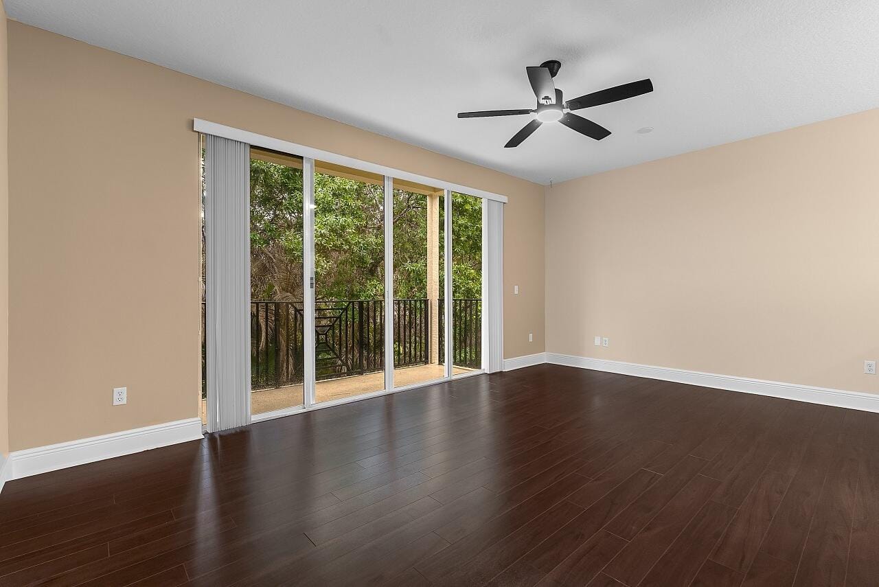 1620 42nd Square 104, Vero Beach, FL 32960 photo 3