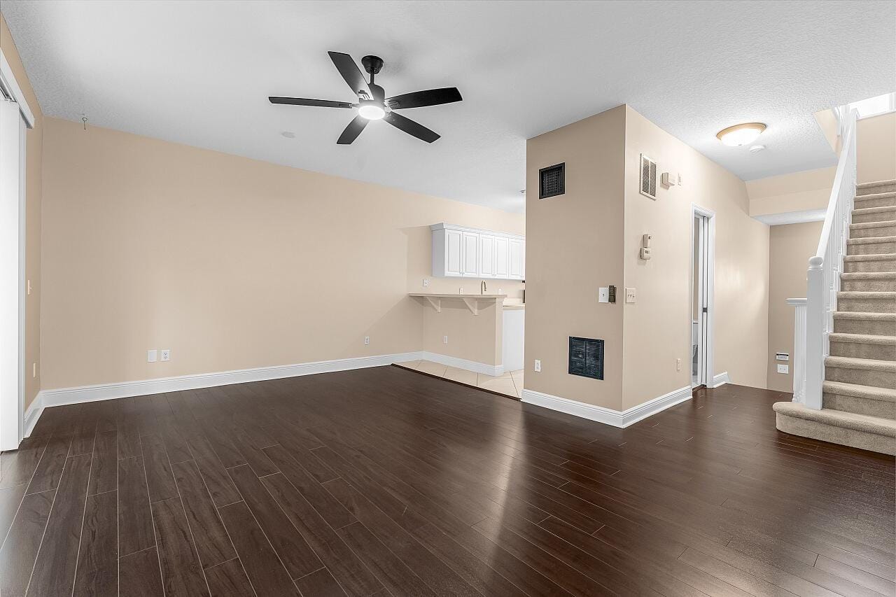 1620 42nd Square 104, Vero Beach, FL 32960 photo 4