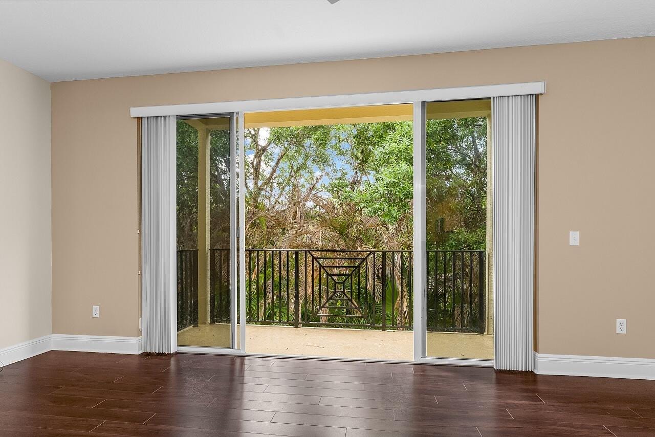 1620 42nd Square 104, Vero Beach, FL 32960 photo 8
