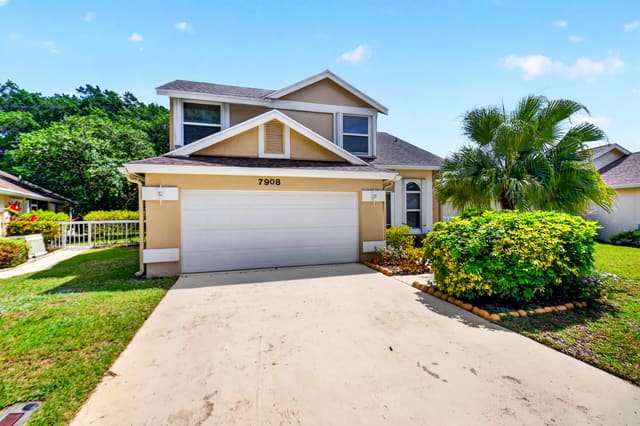 7908 Mansfield Hollow Road, sold in Pine Ridge At Delray Beach, Delray Beach, FL