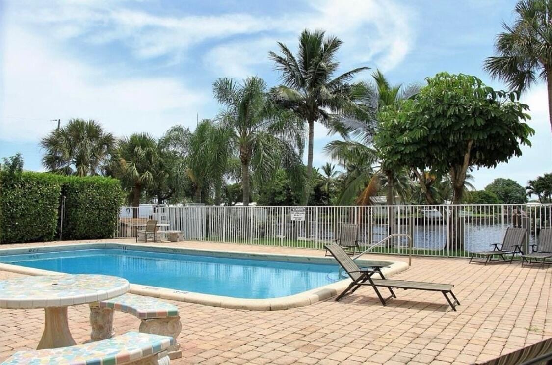 251 SE 6th Avenue 7, Pompano Beach, FL 33060 photo 18