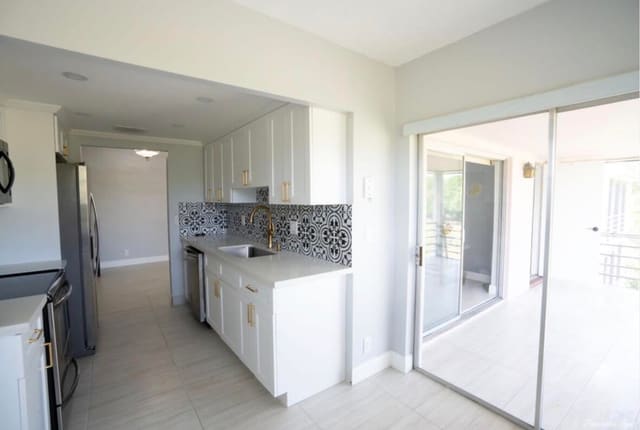 8002 Lagos De Campo Boulevard B306, sold in Canongate Condominium, Tamarac, FL