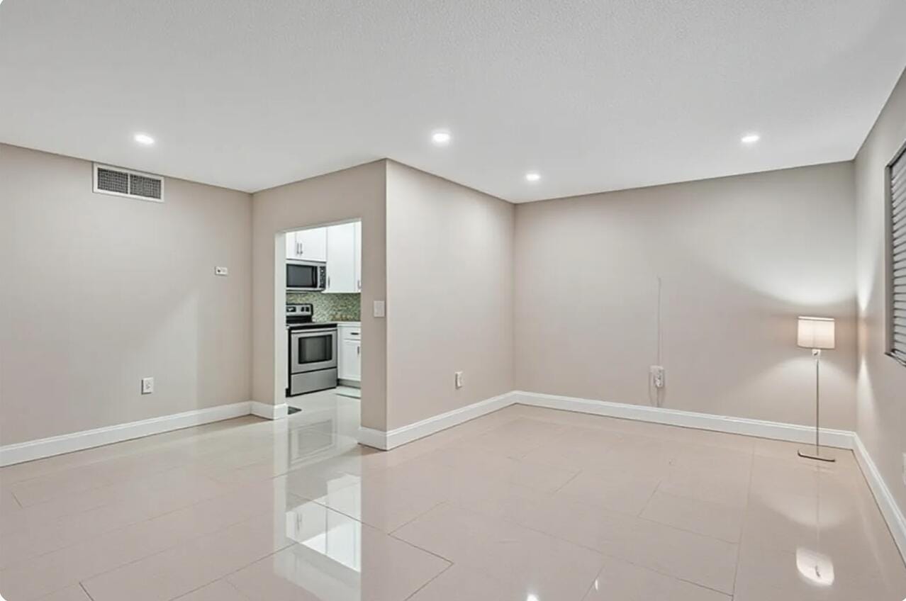 4980 E Sabal Palm Boulevard E 124, Tamarac, FL 33319 photo 2