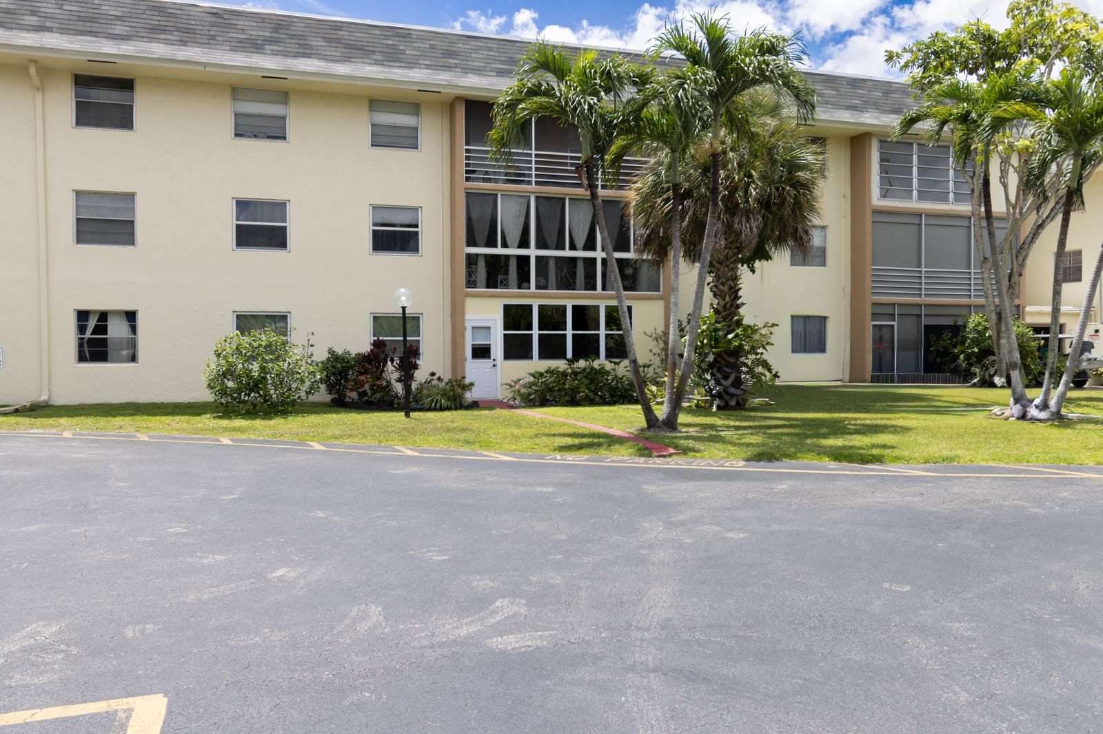 4980 E Sabal Palm Boulevard E 124, Tamarac, FL 33319 photo 13