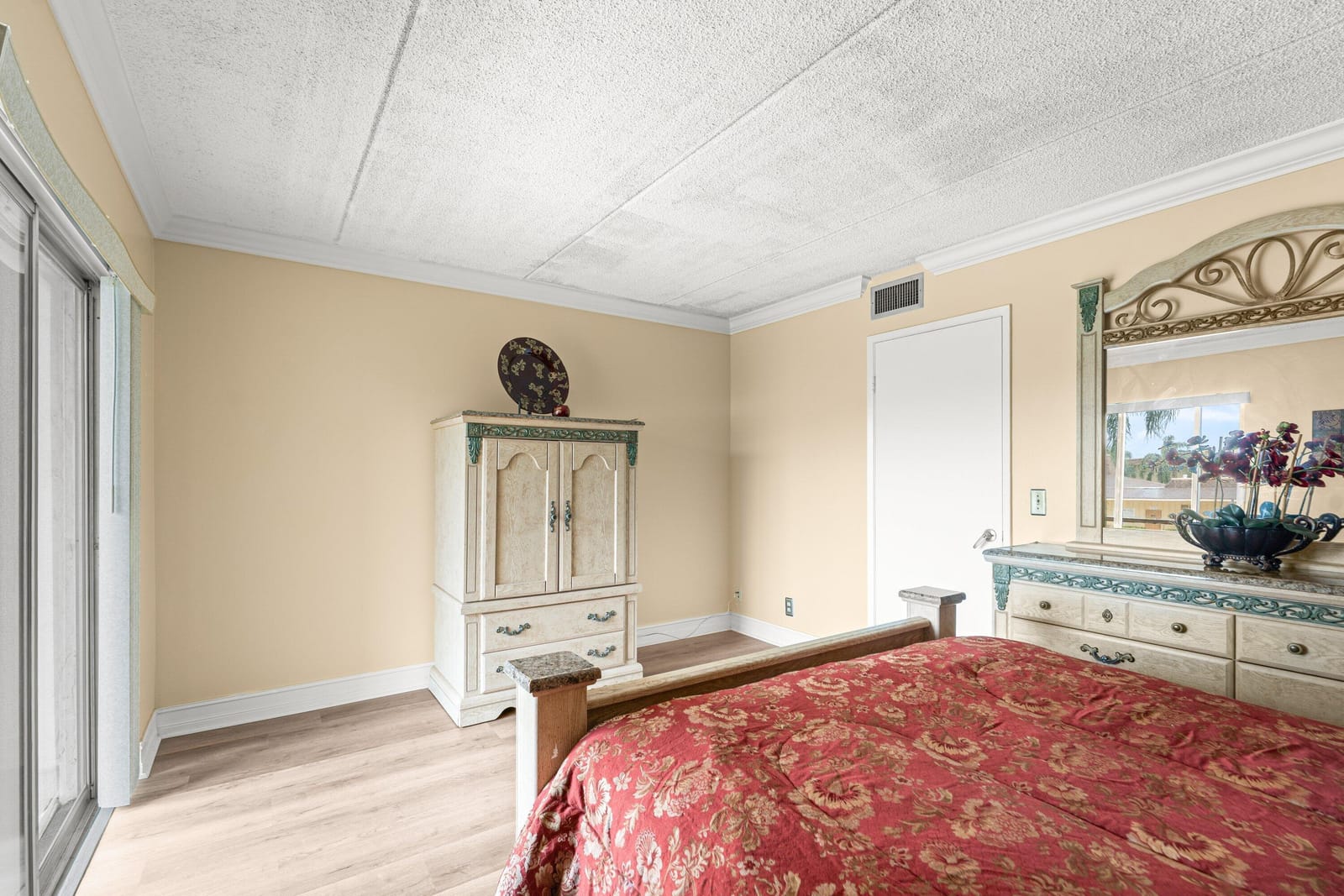 600 Village Green Court 211, Palm Springs, FL 33461 photo 12