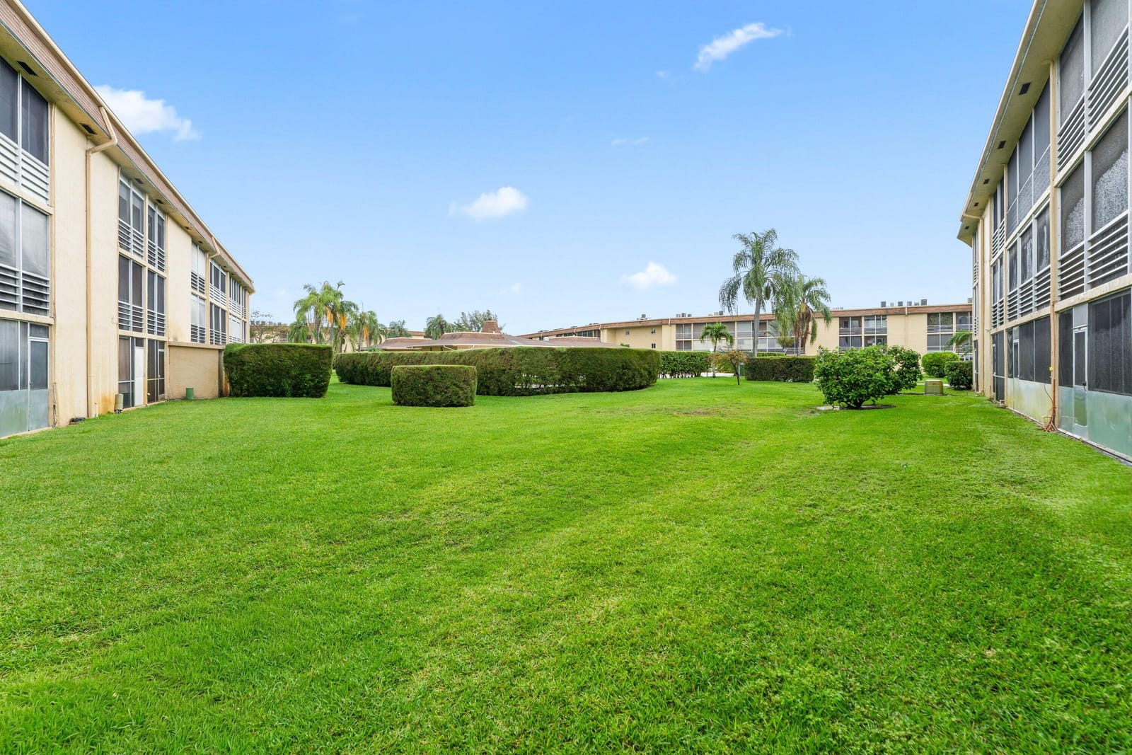 600 Village Green Court 211, Palm Springs, FL 33461 photo 21