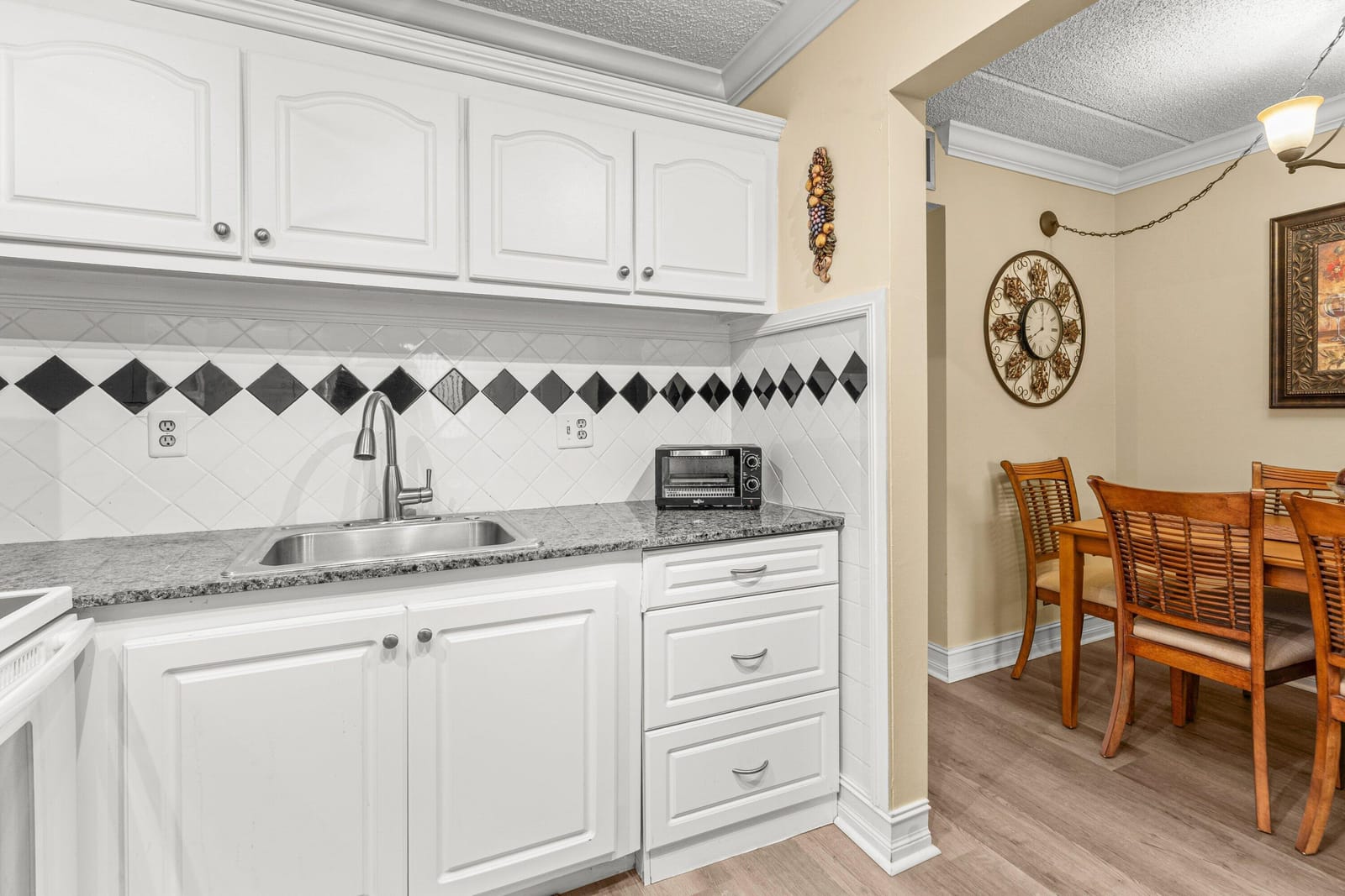 600 Village Green Court 211, Palm Springs, FL 33461 photo 7