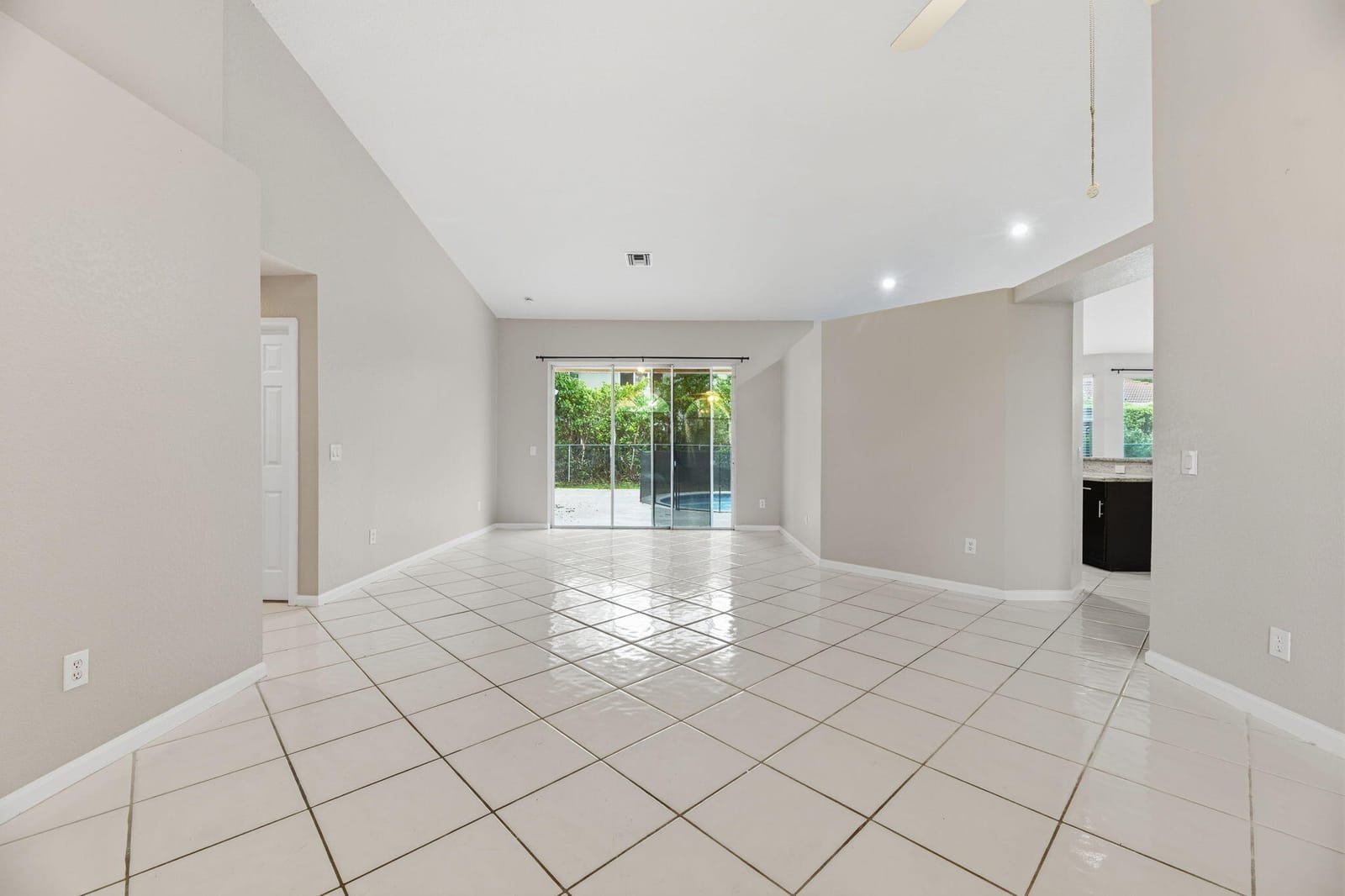 10316 NW 53rd Court — photo 8