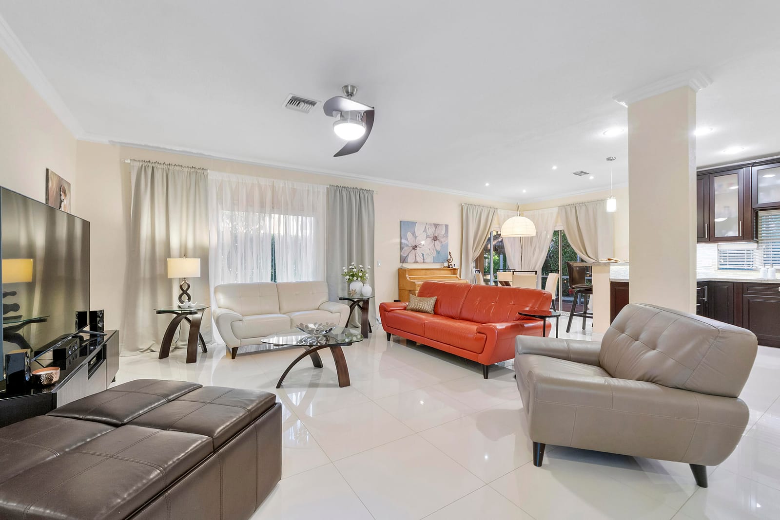 11377 Lakeview Drive, Coral Springs, FL 33071 photo 8