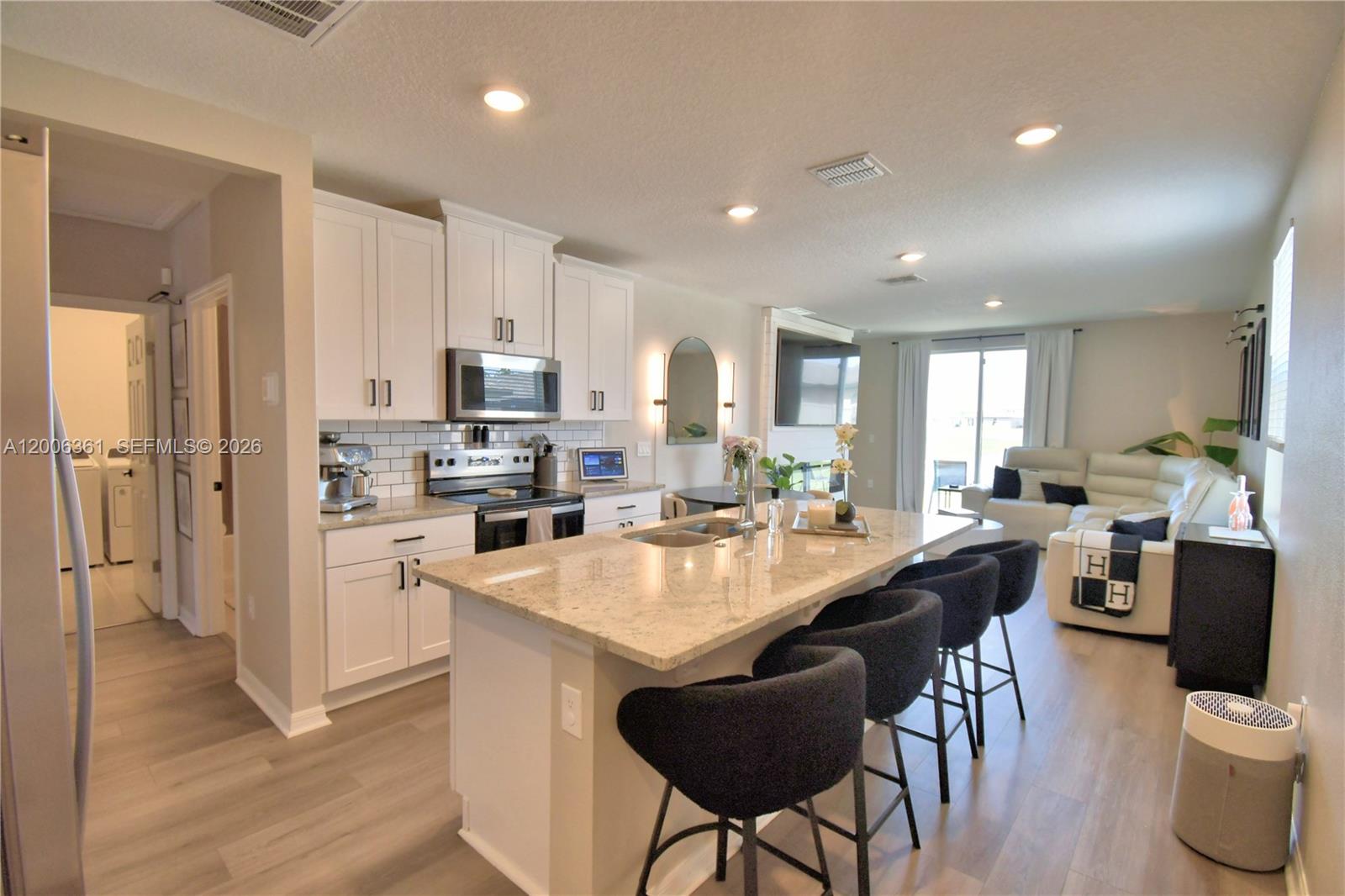 3563 Broadwing Boulevard — photo 2