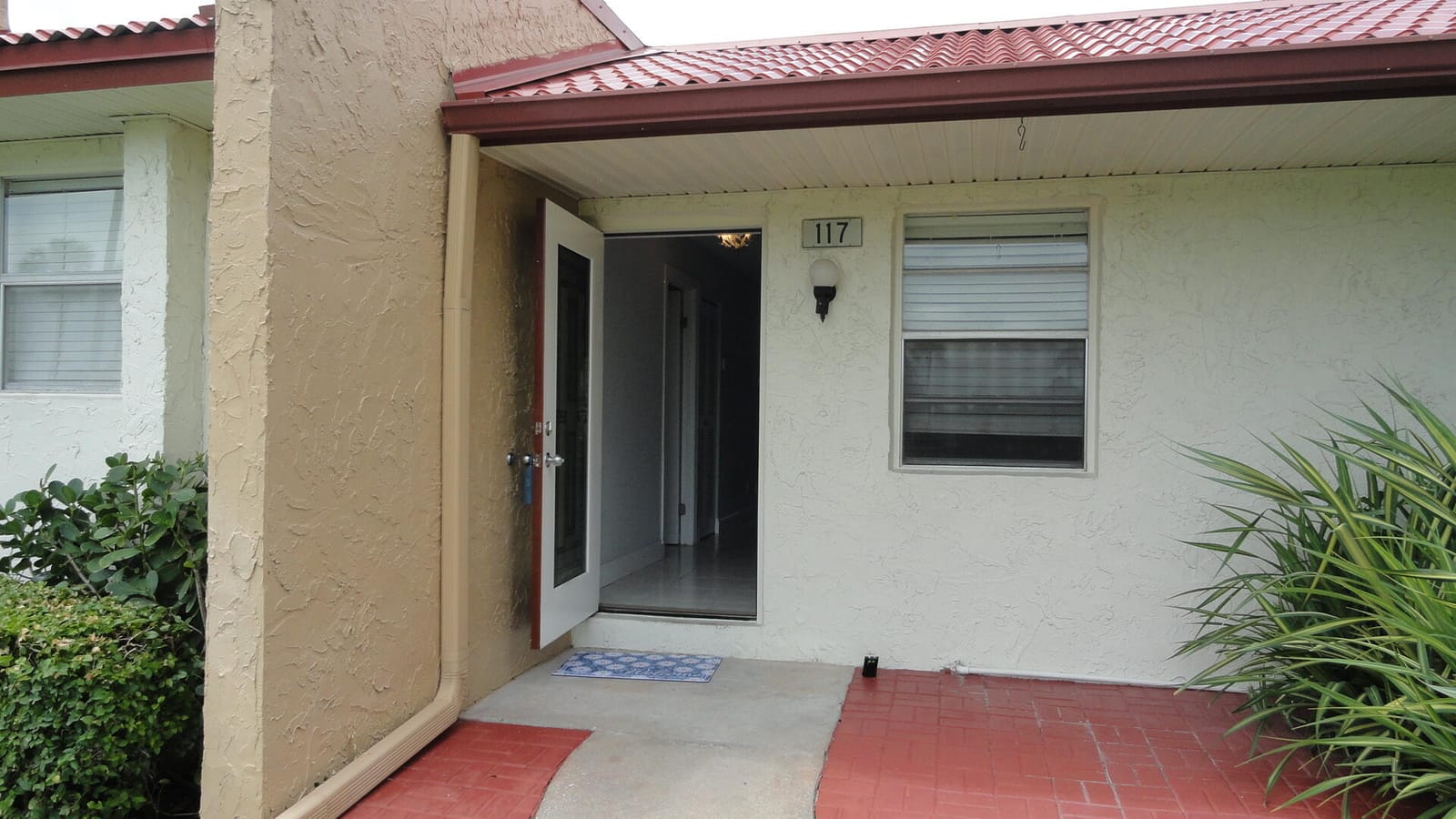 117 Golden River Drive — photo 2