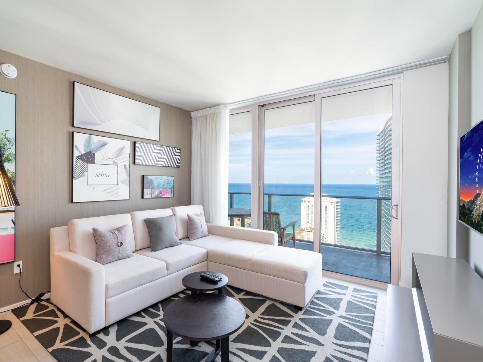 4010 S Ocean Drive R2905 — photo 2