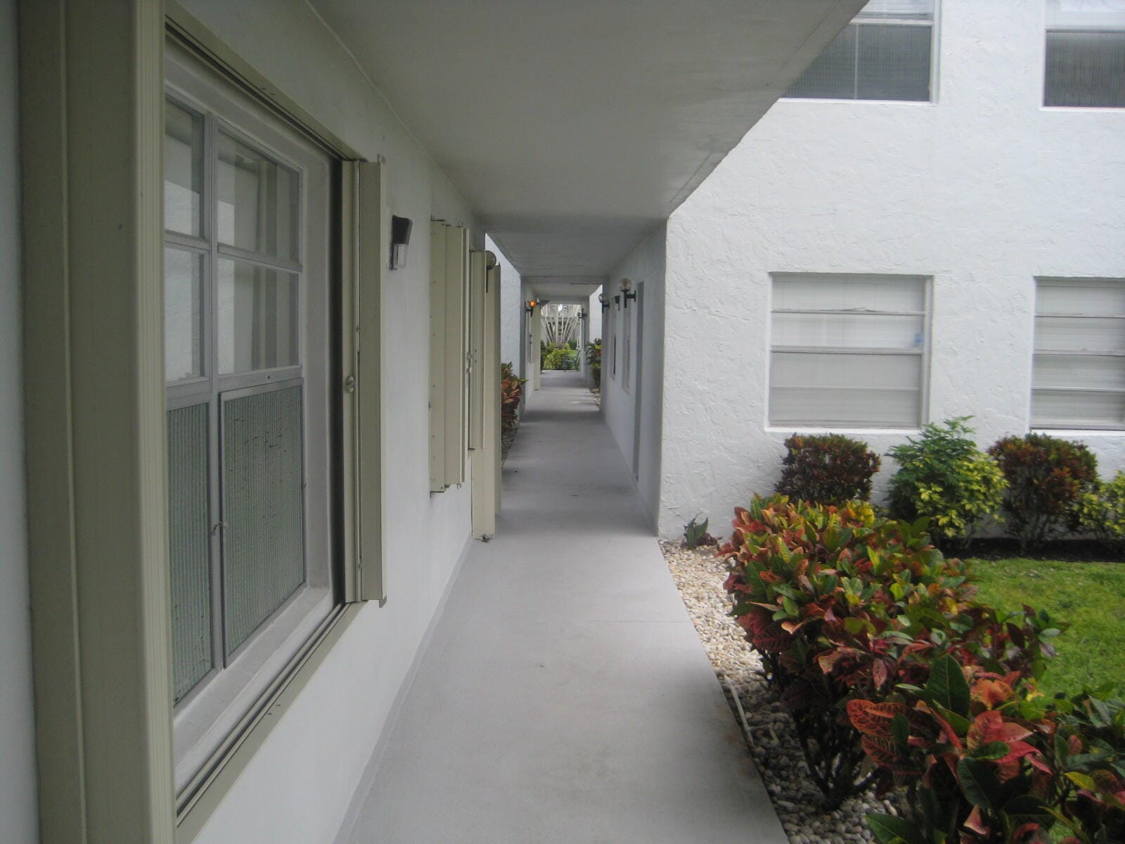 401 Saxony Drive 401-i — photo 2