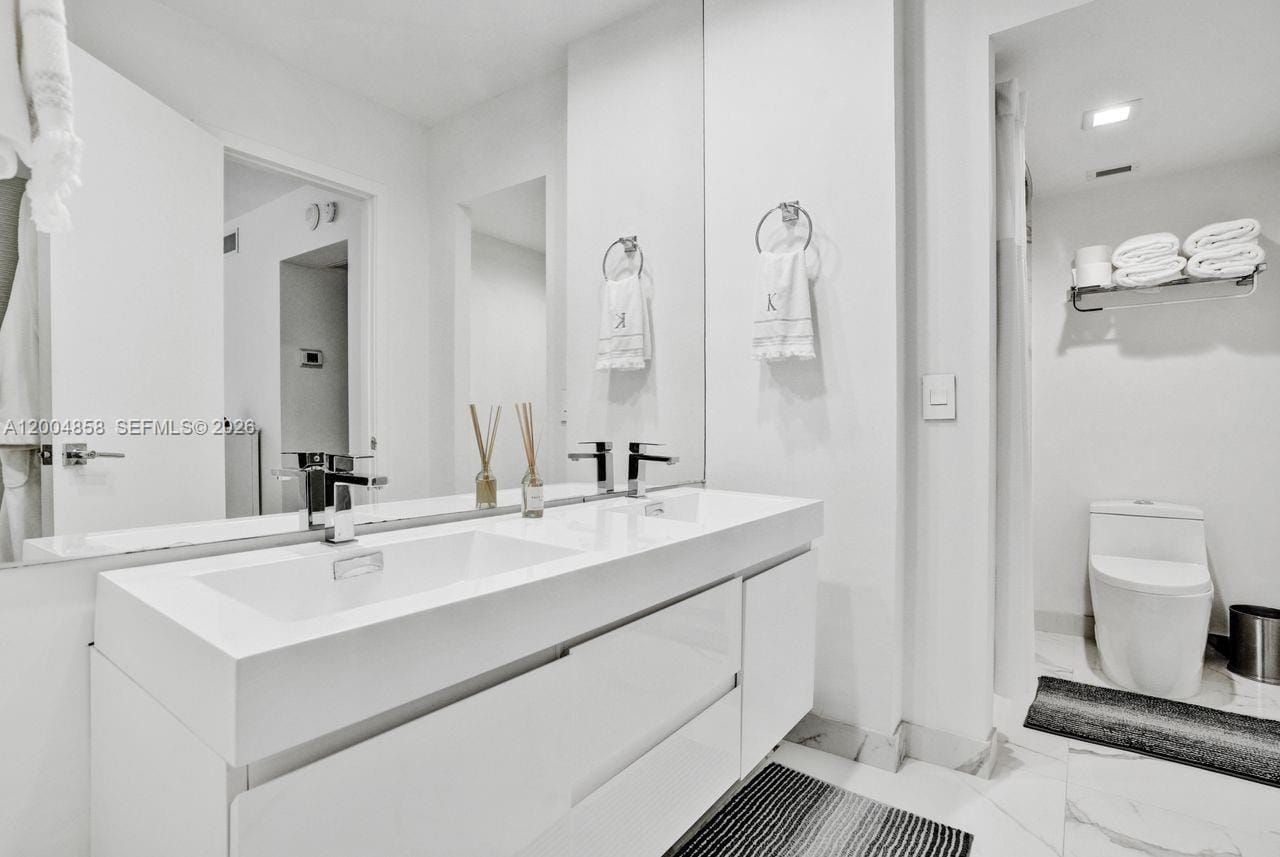 625 Biltmore Way 103 — photo 4