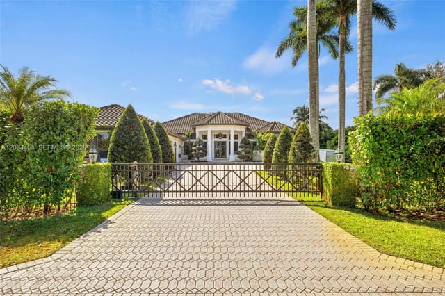 12000 NW 11th Street, sold in Plantation Acres Estates, Plantation, FL