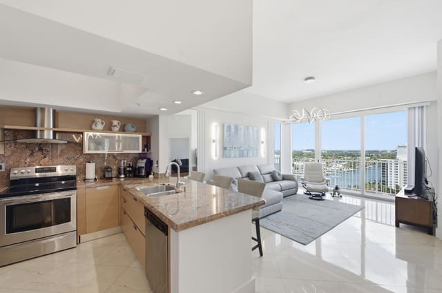 3020 NE 32nd Avenue Ph1, Tides At Bridgeside Square, Fort Lauderdale, FL