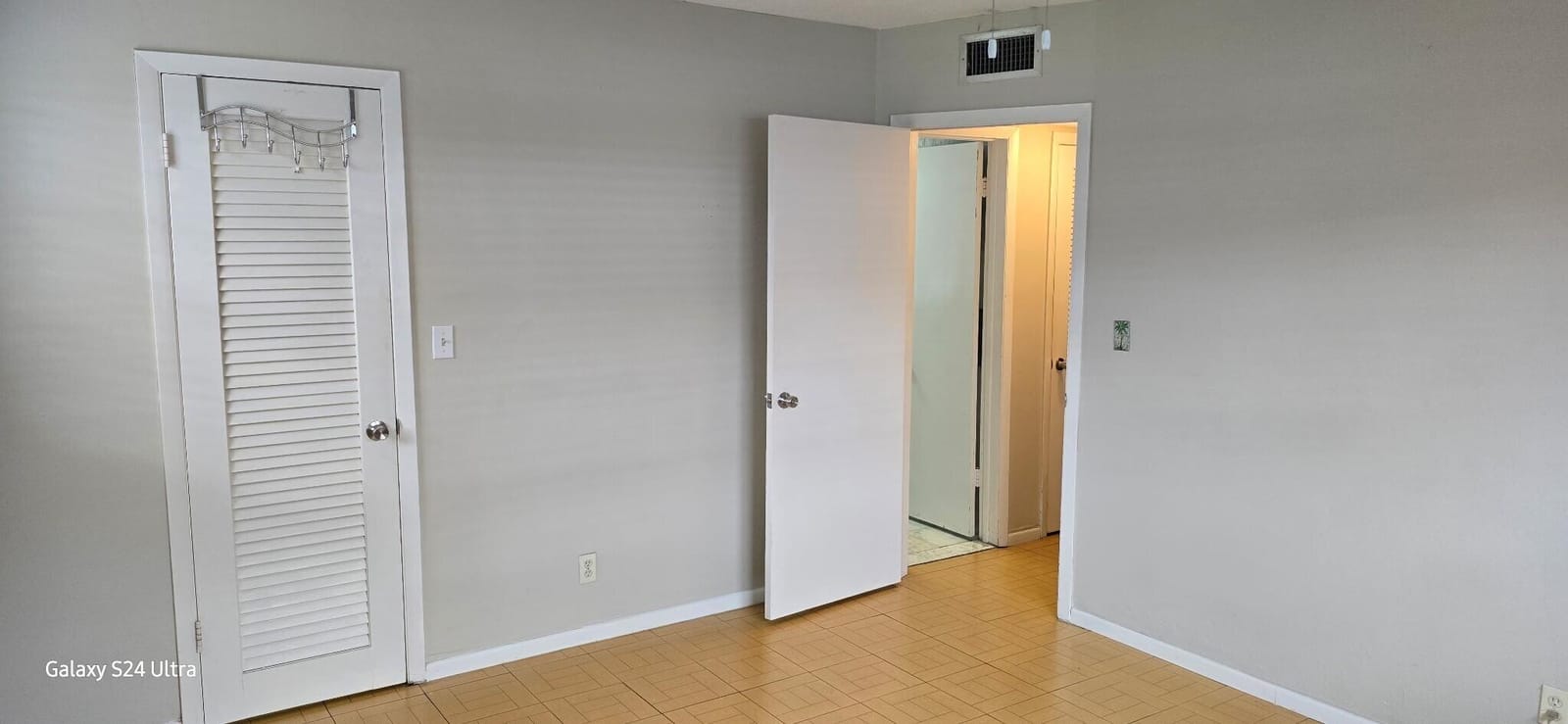 1621 NW 46th Avenue 101 — photo 3