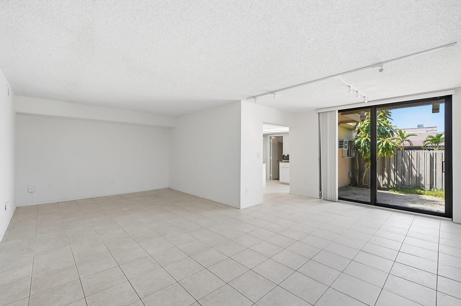 20615 NE 7th Court, Miami, FL 33179 photo 3