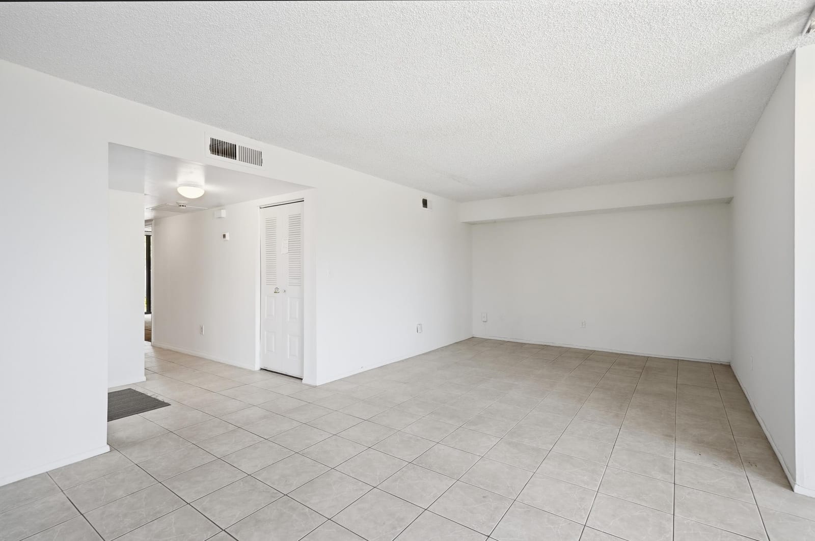 20615 NE 7th Court, Miami, FL 33179 photo 5