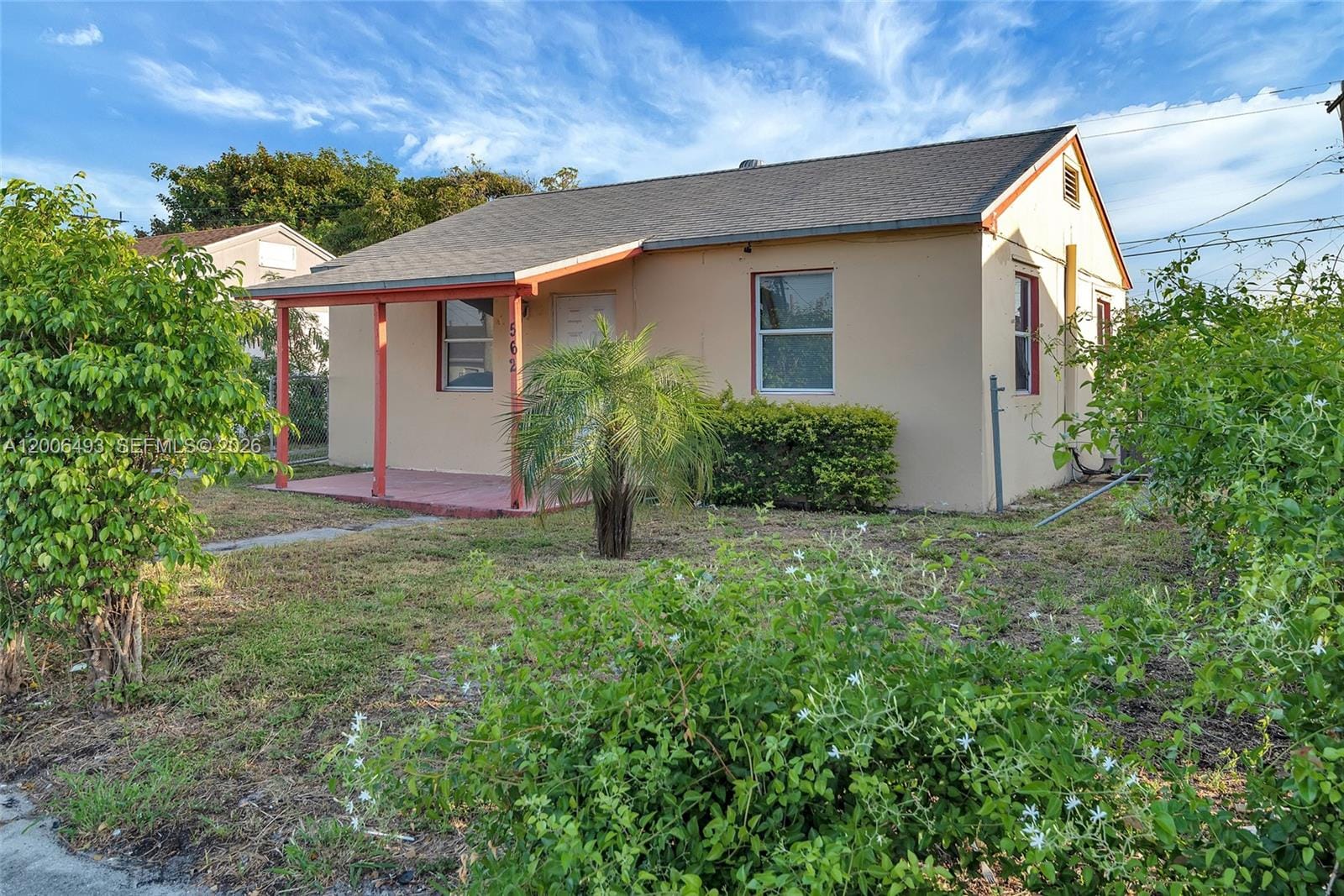 562 W 4th Street, Riviera Beach, FL 33404 photo 2
