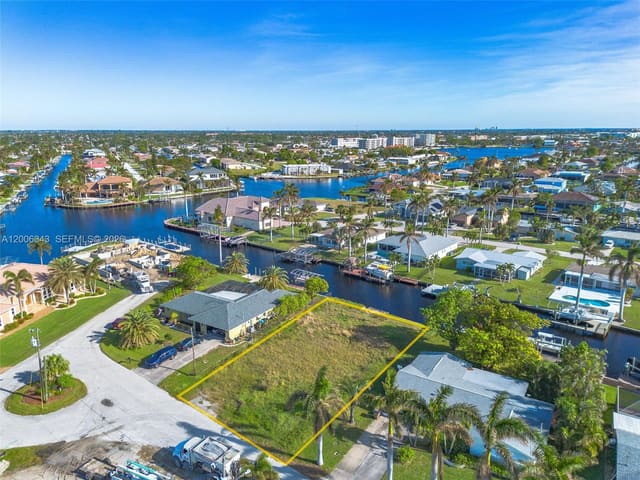 5219 Skylart Court, Cape Coral, FL 33904