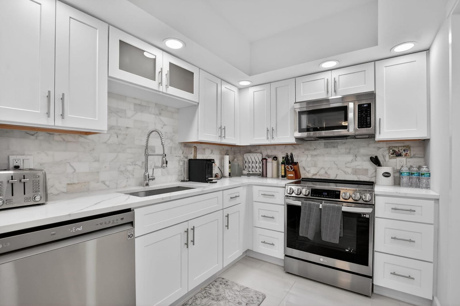 6815 Willow Wood Drive 4073, Boca Raton, FL 33434 photo 2