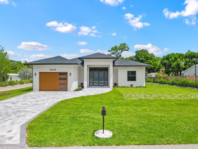 15449 Los Angeles Drive, Loxahatchee Groves, FL 33470