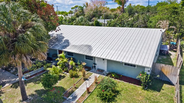 2705 SE Ellendale Street, sold in Golden Gate, Stuart, FL