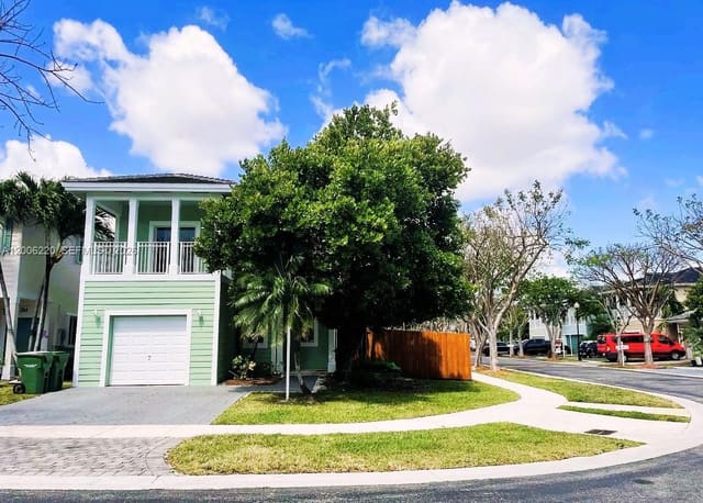 390 NE 35th Avenue, Homestead, FL 33033