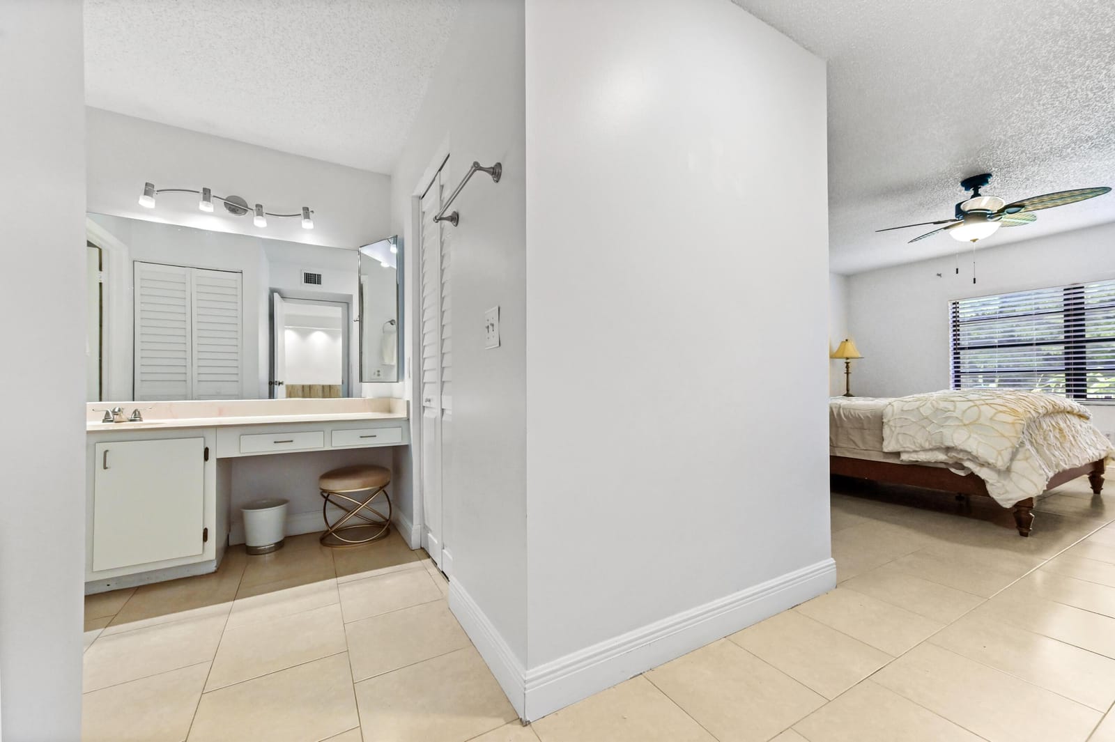 21215 Lago Circle C, Boca Raton, FL 33433 photo 17